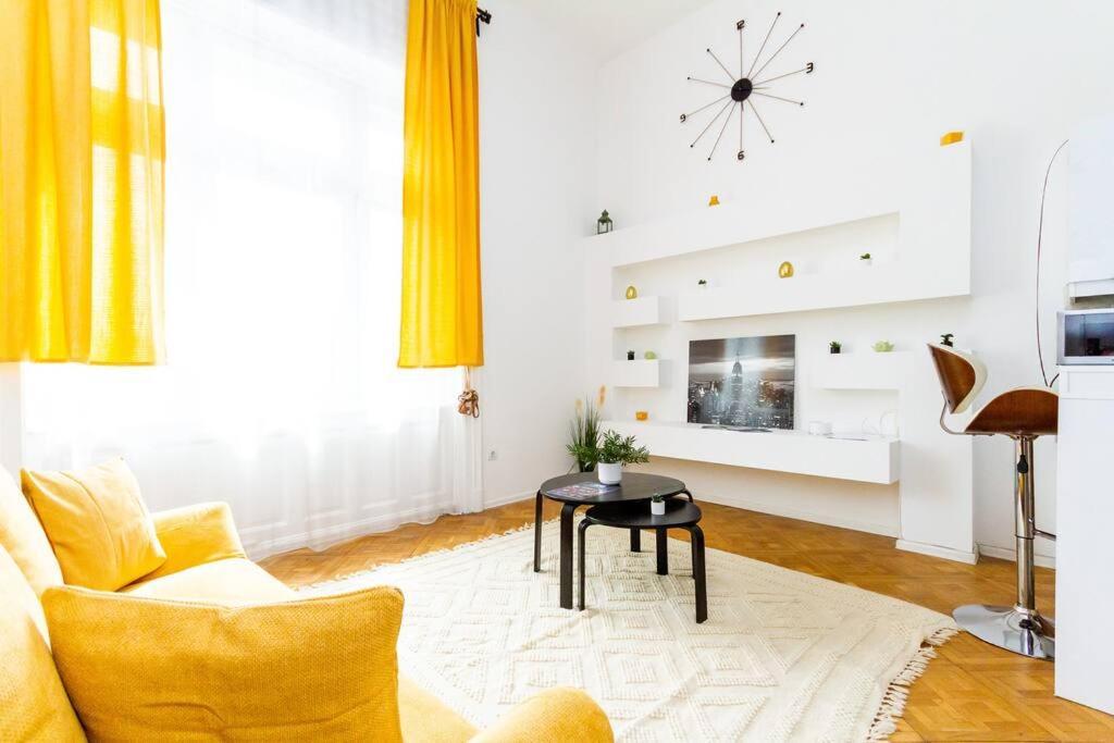 Bright Design Riverside Studio By Nw بودابست المظهر الخارجي الصورة